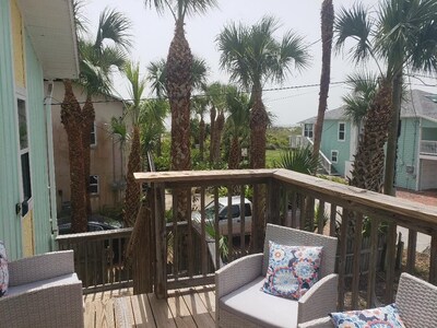 Ana Island Beach House, 20 steps to the beach! Best location, Sleeps 8