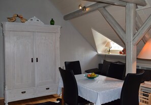 Appartment 6-Photo, INSIDE, OUTSIDE