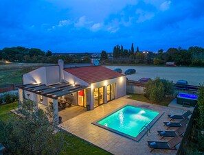 Holiday house Bobo with private pool / Ferienhaus Bobo mit privatem Pool