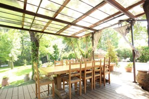 Outdoor dining