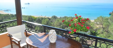 APPARTEMENT 1.Stock: Terrasse mit Meerblick