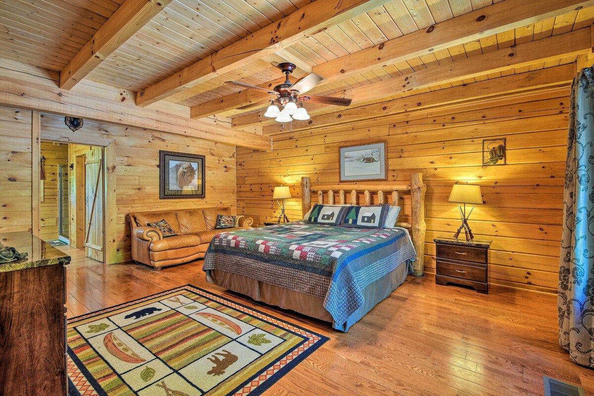 Trenton Cabin w/ Hot Tub – 14 Mi to Lookout Mtn!