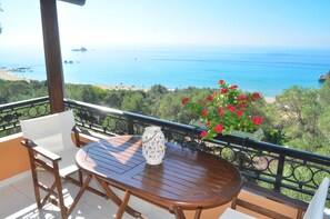 STUDIO 1.Stock: Terrasse mit Meerblick