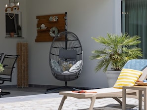 Möbel, Stuhl, Gartenmöbel, Kissen, Dekokissen, Fussboden, Blumentopf, Wohnzimmer, Wicker, Couch