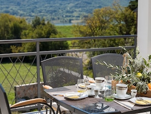 Table, Plant, Tableware, Furniture, Property, Chair, Nature, Outdoor Furniture, Sky, Interior Design
