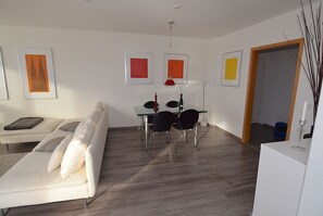 Living/dining room