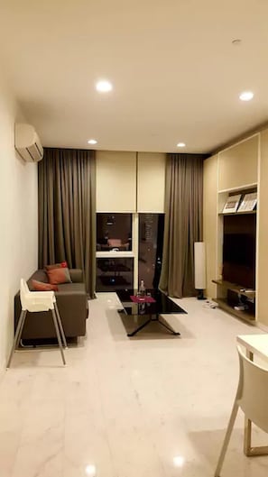 Modern Entire Apartment, Sky Pool
