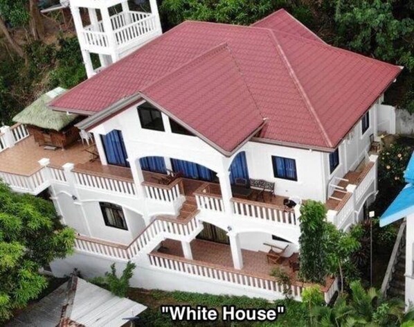 Family Apartment
White House