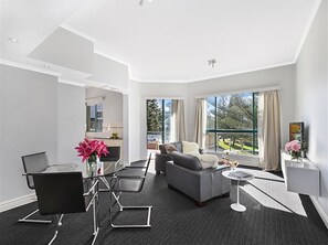 1 Bedroom Beach View 02