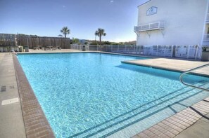 Ocean Walk 8102 105 SE 58th St-small-021-19-Pool-666x442-72dpi