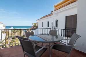 Zapholiday - 2233 - Duquesa holiday apartment - sea view