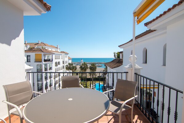 Zapholiday - 2233 - Duquesa holiday apartment - swimming pool