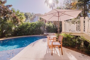 28 Moonshell- Wonderful Back Yard