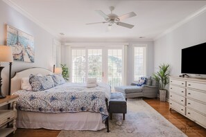 28 Moonshell- Primary King Bedroom