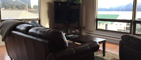 Living Room with panoramic view