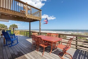 Oceanfront Deck Lounging & Dining Area