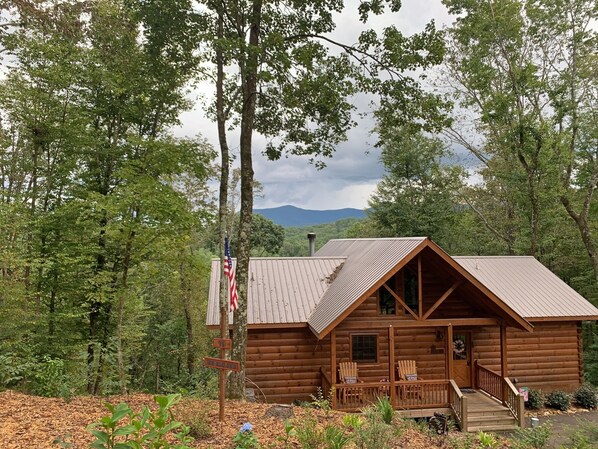 Ideal Location  - Great Views of Rich Mountain 