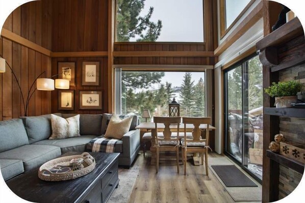 Corner unit with walls of windows, beautiful space