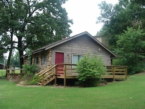 Side view of the cabin and actual cabin entrance