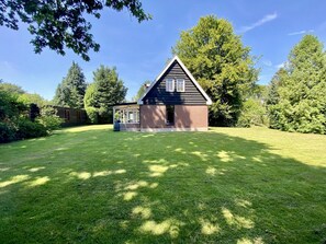 Ferienhaus mit 1000 m2 Garten 