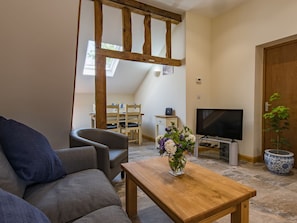 Living room | Spilstead Barn, Sedlescombe