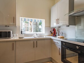 Kitchen | Spilstead Barn, Sedlescombe