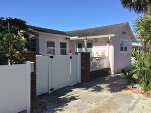 FULLY FENCED YARD