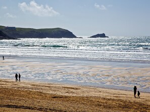 Dramatic Fistral Beach on the doorstep | Fistral Escape - Ocean 1 Apartments, Newquay