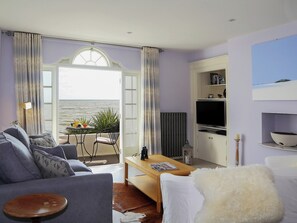Living room | Seashore Apartment, Sandgate
