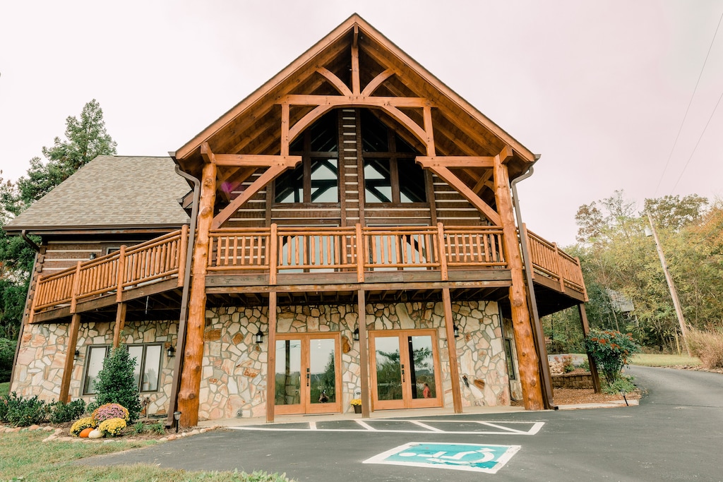 Log Cabin Convenient To Windrock Atv Park And Norris Lake Sleeps 10 12 Clinton