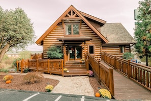 Rear of cabin nicely decorated for the Fall. 