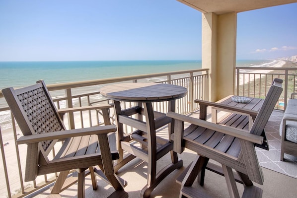 ALL NEW!! Beautiful Oceanfront corner