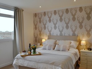 Attractive double bedroom | Mid Bishopton Cottage - Mid Bishopton Farm Cottages, Whithorn