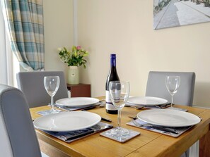 Living room/dining room | Gwynt y Môr, Tywyn