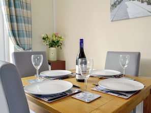 Living room/dining room | Gwynt y Môr, Tywyn