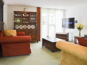 Charming living room with lovely traditional furniture | Fair Maid - Glimsters Farm Holiday let, Kentisbeare, Cullompton