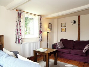 Comfortable living room | Box Cottage, Eastling