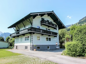 Himmel, Pflanze, Gebäude, Fenster, Baum, Grundstueck, Haus, Wolke, Urban Design, Steigung