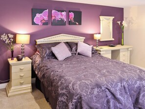 Double bed area | Stable Cottage - Bodafon Hall, Llandudno