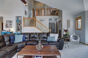 Living Area - Marble Mountain Retreat - Breckenridge Vacation Rental