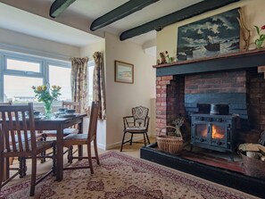 Living room/dining room | Helvetia, Dungeness