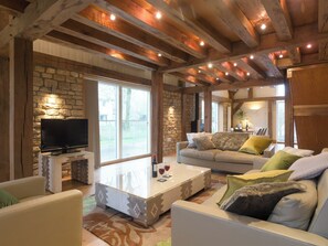 Lounge area with TV | Coot Lodge, Somerford Keynes, near Cirencester