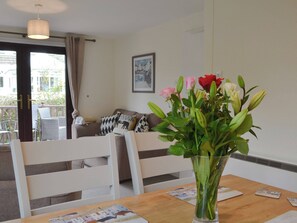 Dining area | Josnor Chalet, Benllech