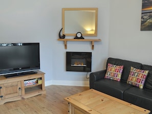 Tastefully furnished living room | Lynbank, Seahouses