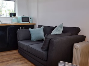 Open plan living space | Groom’s Room, Llwydcoed, near Aberdare