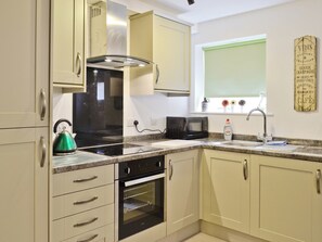 Open plan living/dining room/kitchen | Scullery Cottage, Llandudno