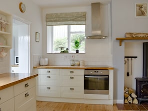 Well equipped kitchen/ dining room | Elm Cottage, St Lawrence