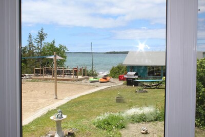 BLUE WATER COTTAGE - LOVELY SUNSET,LAKE HURON WATERFRONT COTTAGE,TOBERMORY