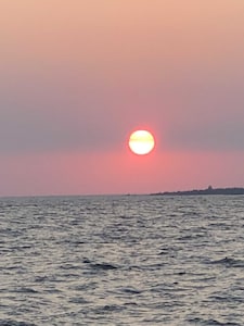 BLUE WATER COTTAGE - LOVELY SUNSET,LAKE HURON WATERFRONT COTTAGE,TOBERMORY