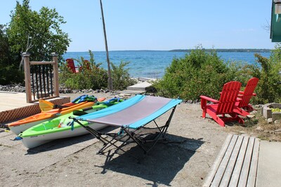 BLUE WATER COTTAGE - LOVELY SUNSET,LAKE HURON WATERFRONT COTTAGE,TOBERMORY